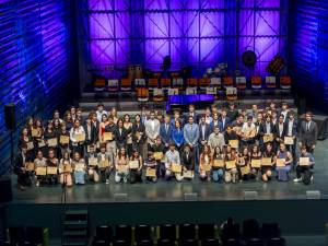PREMIOS ENTRE CUERDAS Y METALES